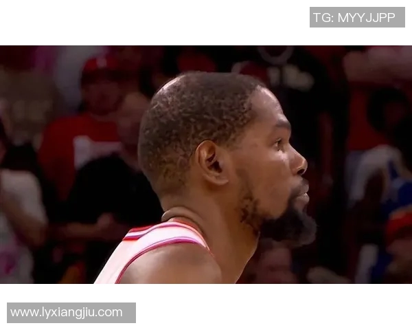 赶尽杀绝!勇士力克火箭,格林发球给杜兰特,赛后还积极拥抱阿杜